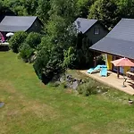 Ośrodek wypoczynkowy Chalets De L'eau Verte