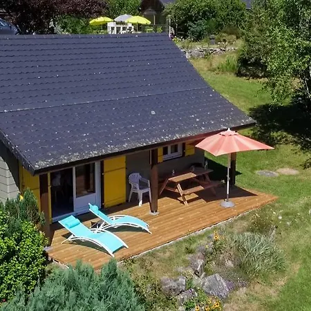 אתר נופש Chalets De L'eau Verte 3*