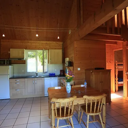 אתר נופש Chalets De L'eau Verte