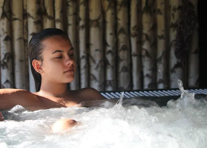 Resort Chalets De L'Eau Verte 3*